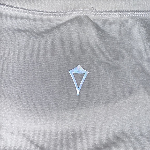 IVIVVA, kids size 12, white sports t- shirt - Picture 3 of 4